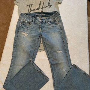 American Eagle jeans and cute top to go with!